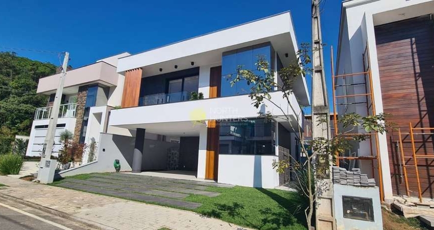 Casa à venda alto padrão em condomínio fechado no  Vila Nova, Joinville, SC