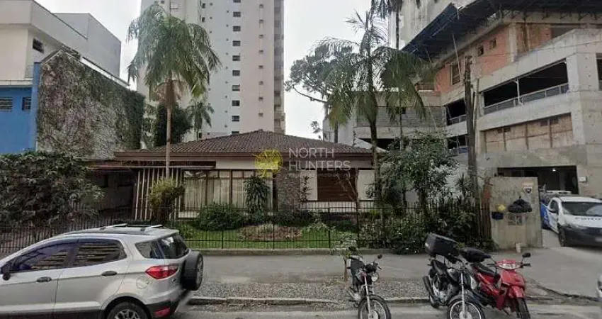Terreno + Casa comercial no Centro de Joinville. Setor: SA-01. Estuda permuta por imóveis em Floria