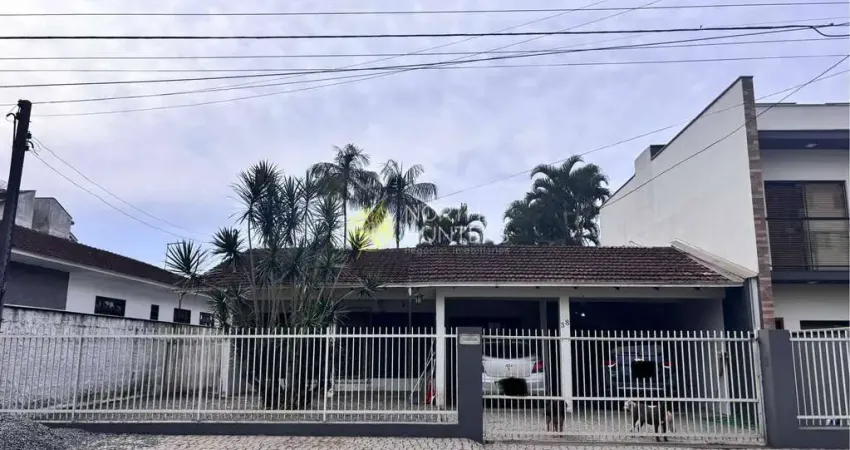 Casa com 3 quartos à venda na Rua Edgar Pinheiro, Costa e Silva, Joinville