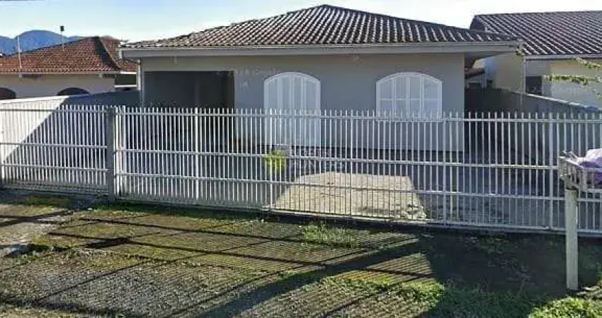 Casa com 4 quartos para alugar na Rua Denizart Peixoto, Vila Nova, Joinville