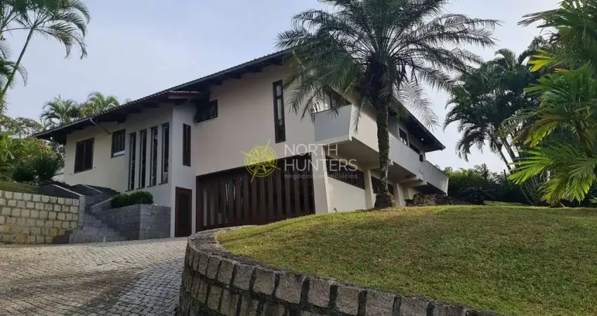 Casa de alto padrão, averbada com terreno de 1.380m² à venda no bairro glória, joinville, sc