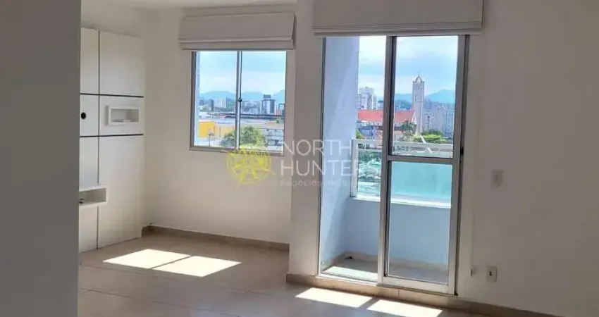 Apartamento à venda semi mobiliado no Bucarein, Joinville, SC