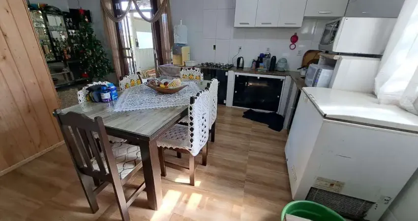 Casa 03 quartos Mobiliada à venda na Praia de Piçarras em Balneário Piçarras - Santa Catarina