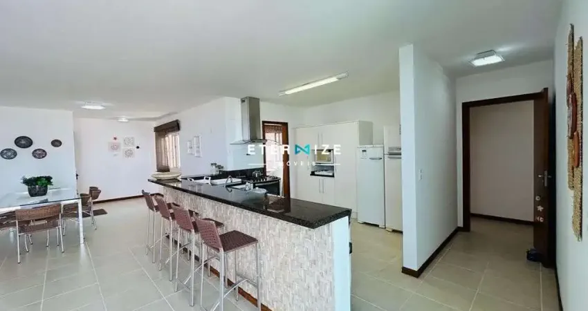 Residência de Luxo com Piscina e Energia Solar: O Seu Refúgio Elegante
