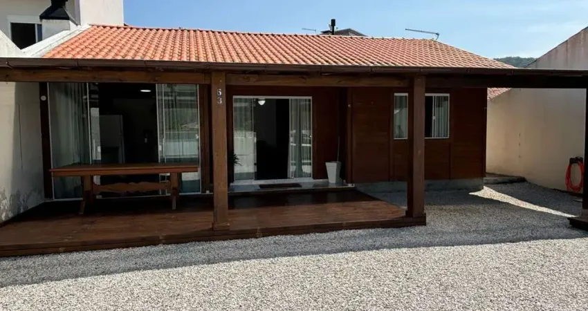 Casa em Palmas do Arvoredo - Conforto e Espaço a Poucos Metros da Praia
