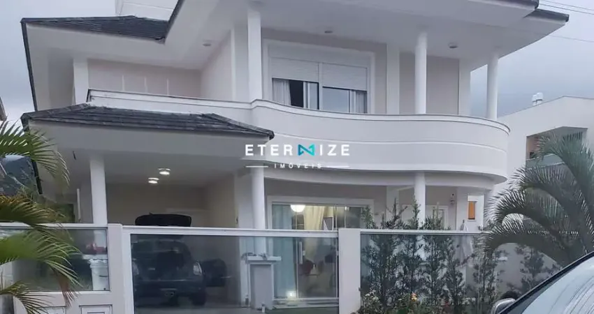 Casa em Praia de Palmas com 03 Dormitórios sendo 01 Suíte em Governador Celso Ramos/SC