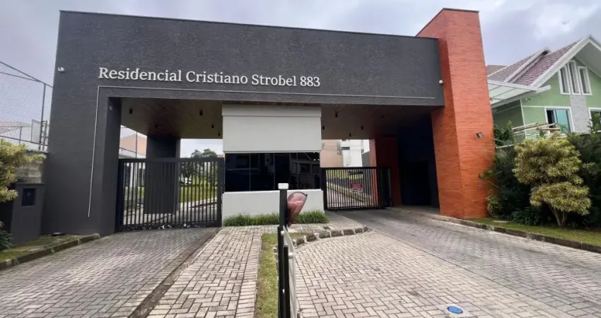 Triplex em condomínio fechado