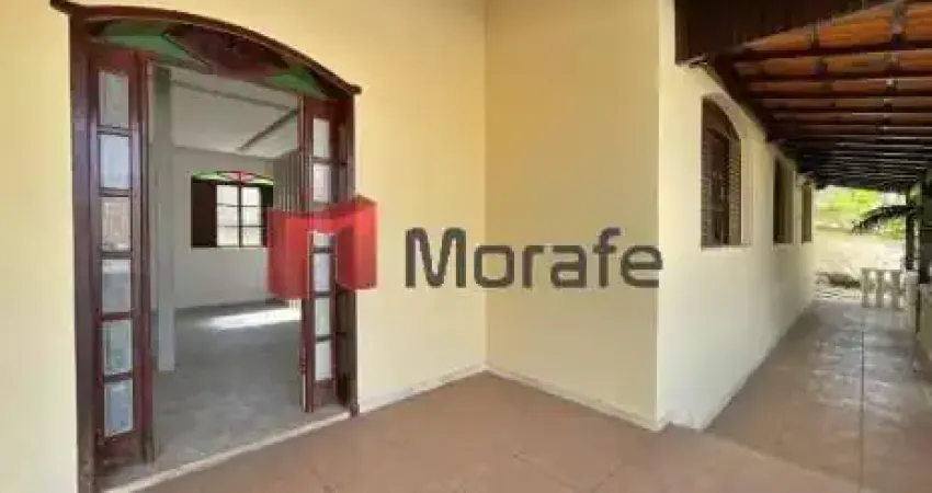 Casa com 3 quartos para alugar na Santa Amélia, Belo Horizonte 