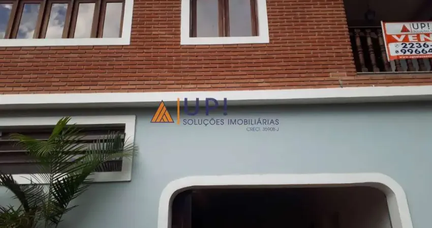 Sobrado com 3 dormitórios, suíte com hidromassagem, lareira e espaço para piscina