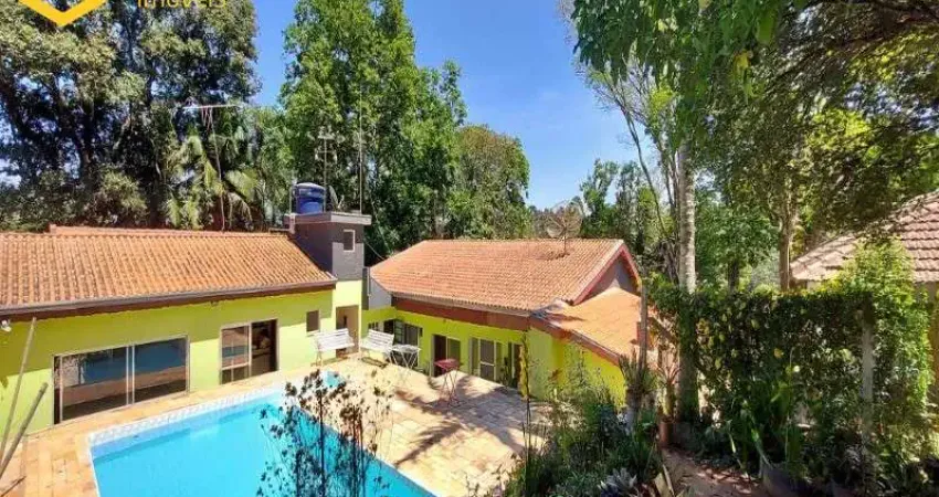 Ótima chácara a venda LOCALIZADA NO JARDIM MARAJOARA EM JUNDIAI SPcom 2.000 m² contendo casa principal e casa de caseiro