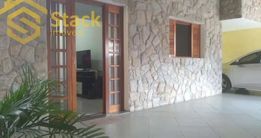 Casa com 3 quartos à venda na Rua Ângela Lessi Larrubia, 91, Vila Tavares, Campo Limpo Paulista