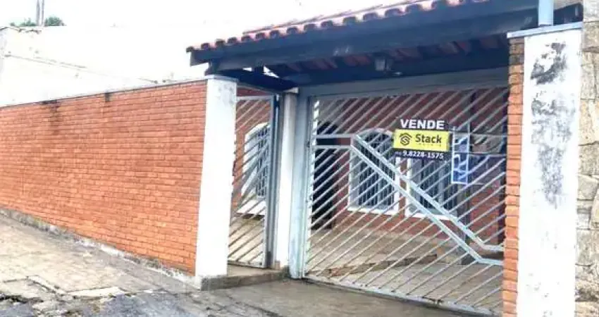 CASA A VENDA LOCALIZADA NO BAIRRO COLÔNIA EM JUNDIAI SP,  EM UM TERRENO DE 300 M² COM UMA AREA CONSTRUIDA DE 213 M².