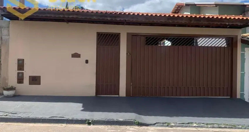 Casa térrea de 3 quartos e 3 suítes no Jardim Colonia, Jundiaí-SP, com 220 m² e 3 vagas de garagem e ampla área externa nos fundos com salão de festas