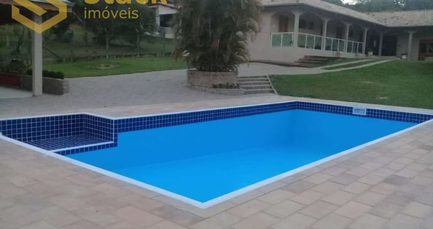 Chácara de luxo em Jundiaí-SP: 5 quartos, 4 suítes, 2 salas, 6 banheiros, 2 vagas, Piscina, 673 m² ùtil e 5124m² de terreno no Vale dos Cebrantes.
