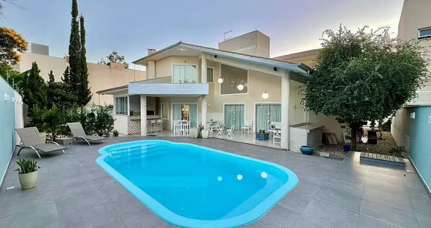 Casa com 4 quartos à venda na Rua Amazonas, Centro, Camboriú