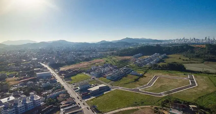 Terreno à venda na Rua Rio Amazonas, Rio Pequeno, Camboriú