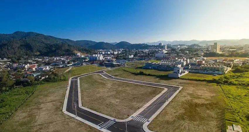 Terreno à venda na Rua Rio Amazonas, Rio Pequeno, Camboriú