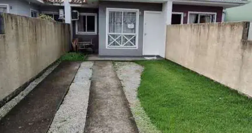 Casa à venda na Avenida Ceniro Luiz Ribeiro Martins, Forquilhas, São José