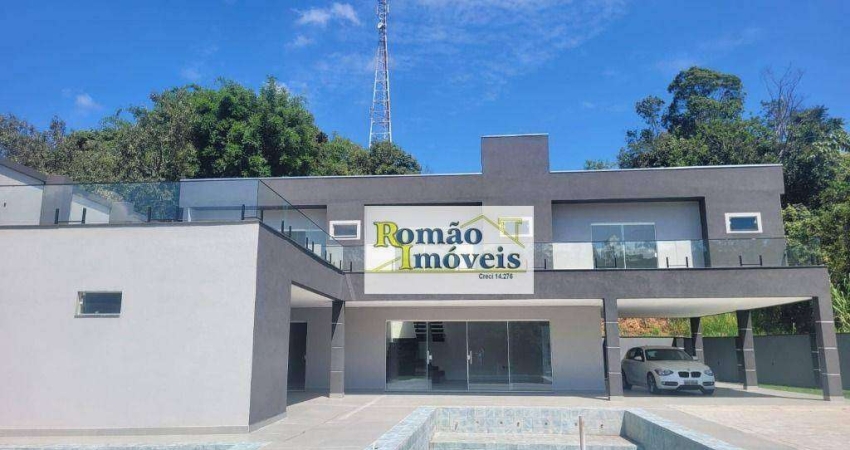 Casa com 4 suítes à Venda no Condomínio Canada Village em Mairiporã/SP