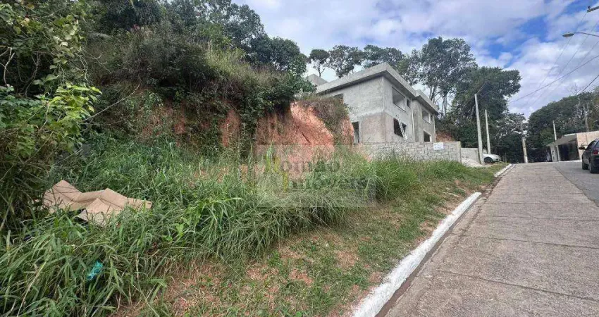 Terreno com projeto aprovado, topografia em aclive dentro do condominio estancia da serra de mairiporã/sp