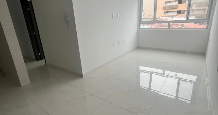 Excelente Apartamento de 03 quartos,  sendo 01 suíte, 01 vaga de garagem