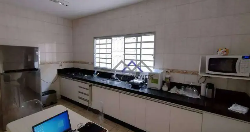 Casa com 3 dormitórios à venda, 177 m² por R$ 745.000,00 - Residencial Burck - Louveira/SP