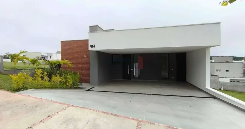 Casa em Condomínio Fechado com 03 suítes, piscina e área gourmet para Locação!