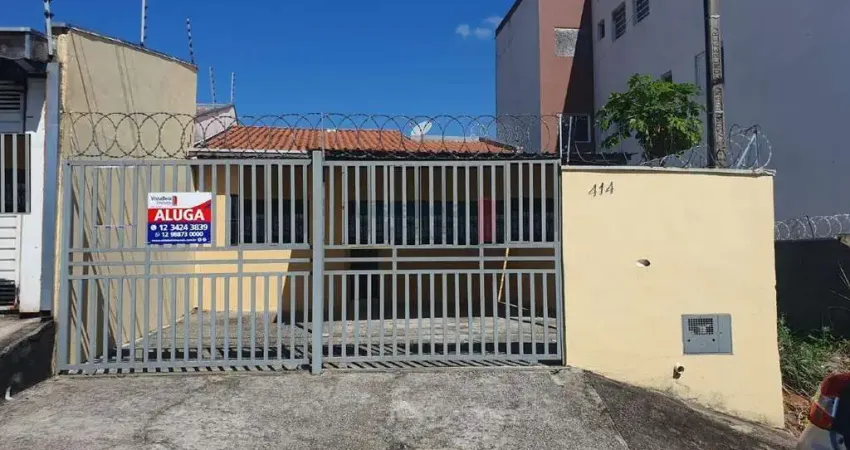Casa para locação 3 dormitórios com quintal e 3 vagas de garagem
