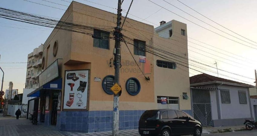 Casa para locação no centro de Taubaté, próximo ao Idesa com 4 dorm sendo 1 suite