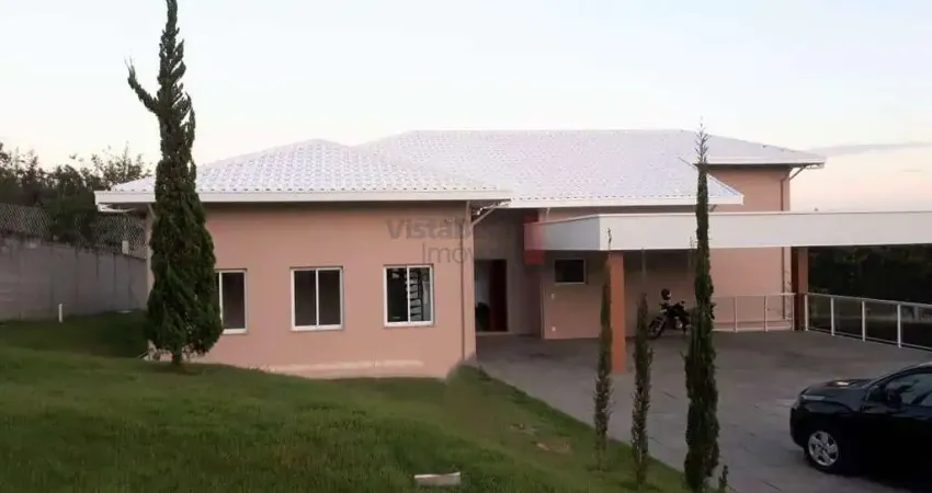 Casa em condomínio à venda no village da serra, tremembé – 4 suítes, 6 vagas, frente