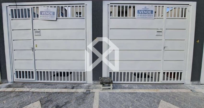 Sobrado à venda com 85m, 3 dormitórios, 1 suíte, 2 vagas de garagem, quintal, Itaquera, São Paulo,