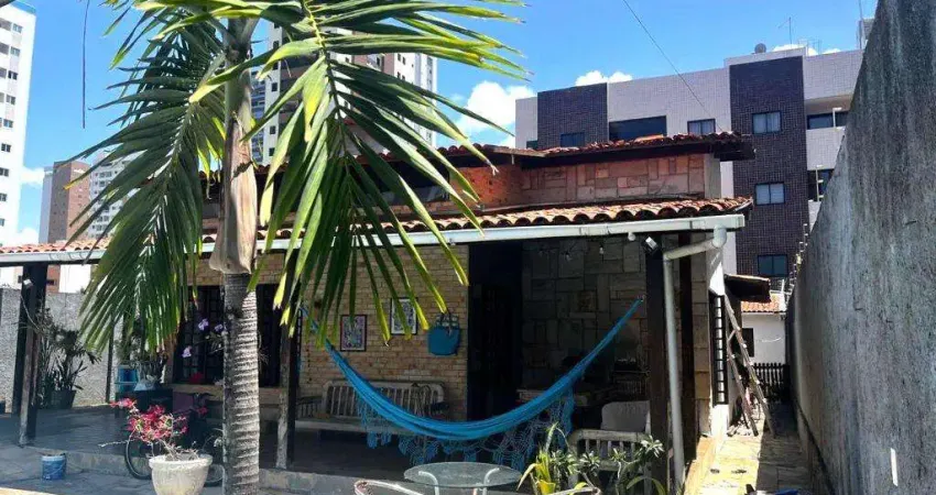 Casa a venda com piscina, 03 quartos e 229m² no Bessa - CA2605