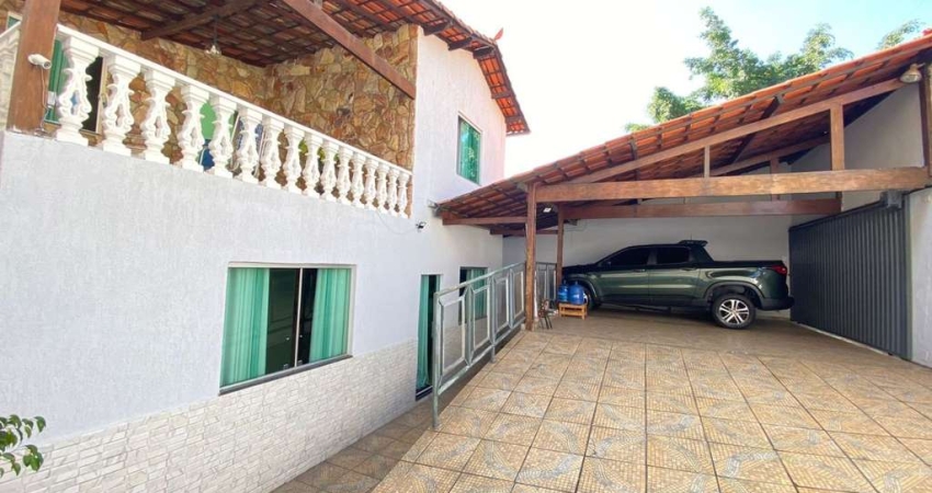 CASA DE QUATRO QUARTOS A VENDA NO BAIRRO SANTA MÔNICA