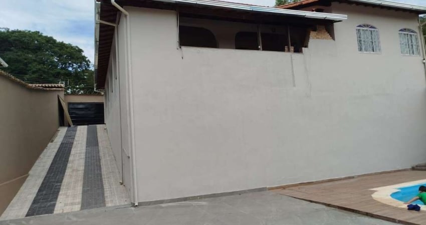 Casa com 3 quartos para alugar no Parque Copacabana, Belo Horizonte 