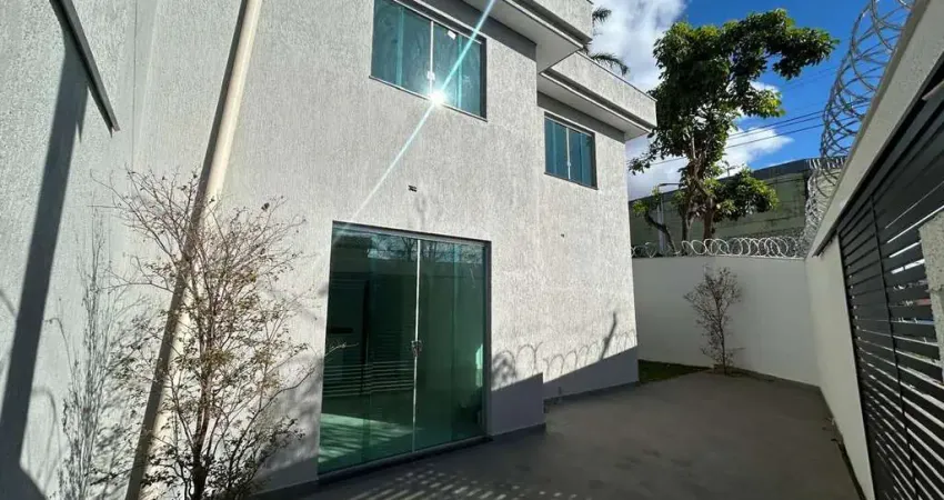Casa de três quartos no Bairro Candelária