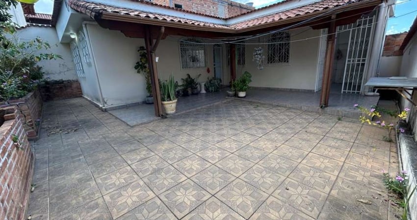 Casa com 2 quartos para alugar no Jardim Guanabara, Belo Horizonte 