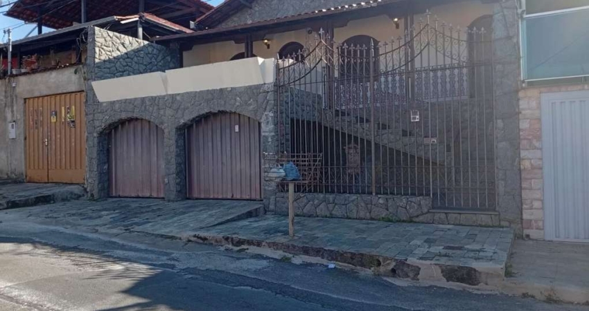 Casa com 3 quartos para alugar no Planalto, Belo Horizonte 