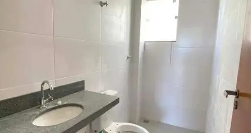 Casa geminada de dois quartos na melhor localização no bairro esperança