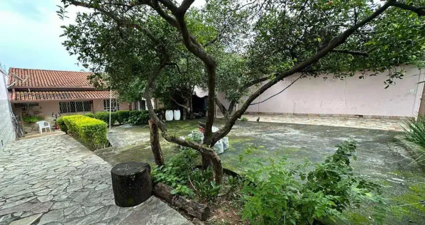 Casa com 3 quartos à venda na Rua Edith Araújo, Santa Amélia, Belo Horizonte