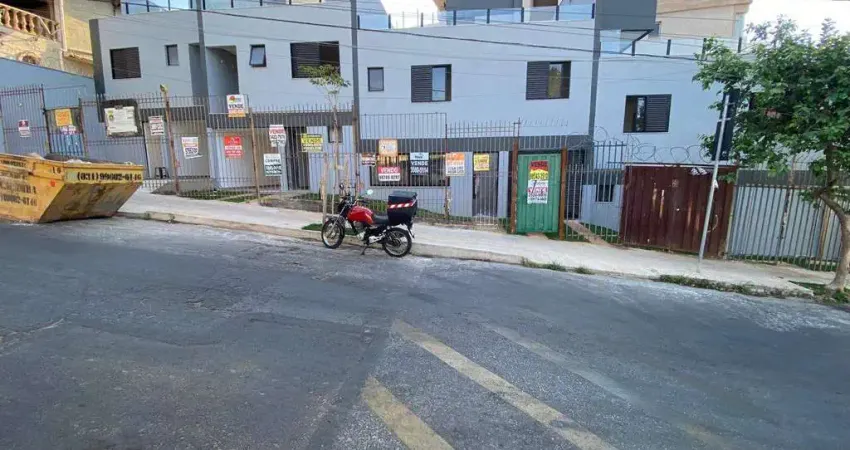 Casa com 3 quartos à venda na Rua Carlyle Guimarães Cardoso, Planalto, Belo Horizonte