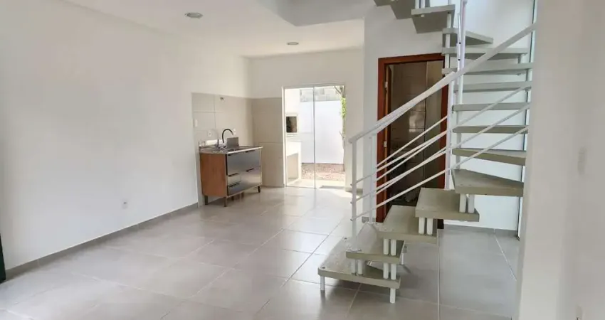 Casa com 2 quartos para alugar na Servidao Jose Sotero de Farias, Rio Tavares, Florianópolis