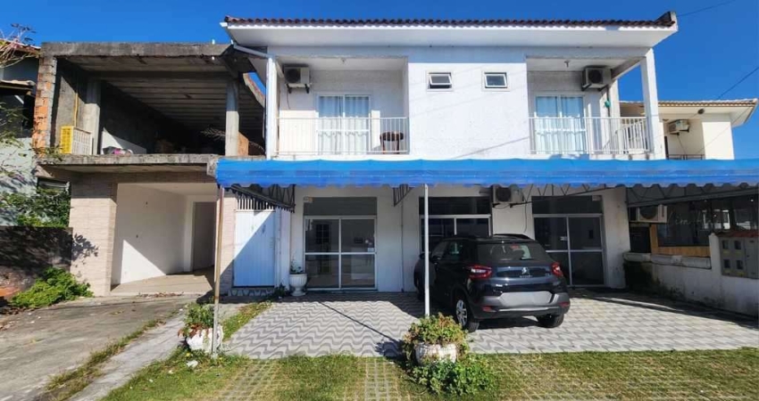 Apartamento com 2 quartos para alugar na Rua Júlio da Silva Rodrigues, Carianos, Florianópolis