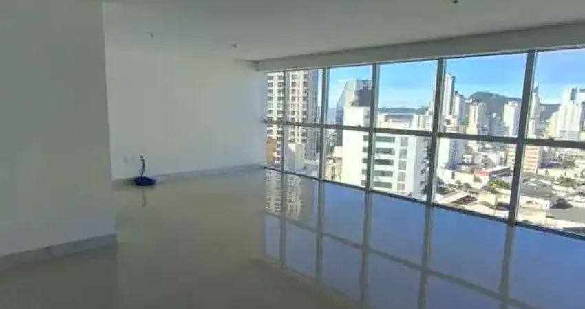 Sala comercial para alugar na Cônego Thomaz Fontes, 145, Centro, Itajaí