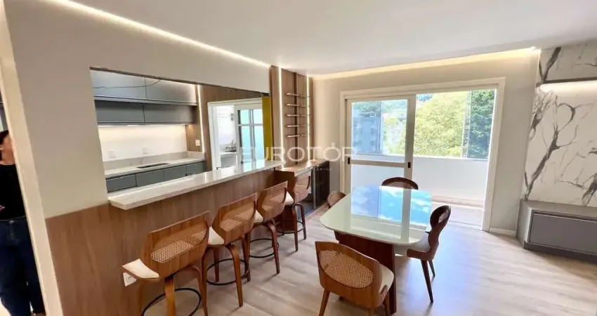 Amplo apartamento 2 dorm com sacada e churrasqueira - mobiliado!