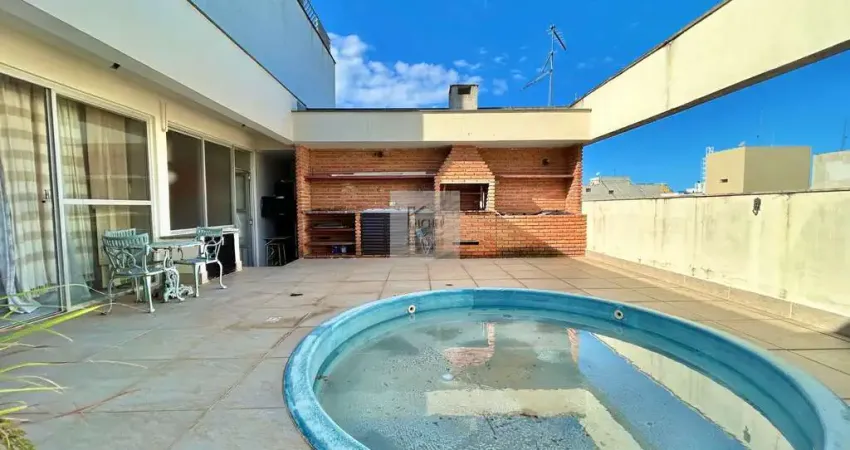 Cobertura  à Venda na Pitangueiras no Guarujá | Piscina e Churrasqueira