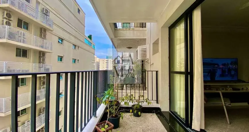 Apartamento à Venda na Pitangueiras no Guarujá | Uma Quadra do Mar