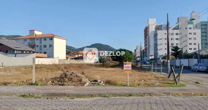 Terreno à venda na Avenida Kiliano Kremer, S N, Rio Caveiras, Biguaçu