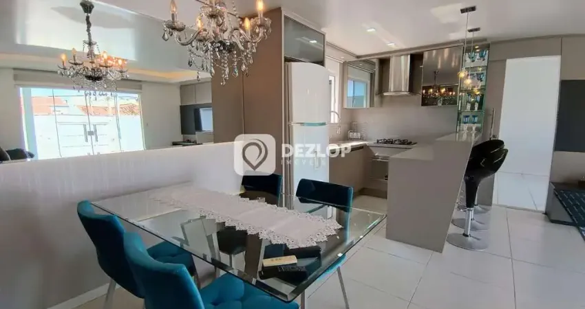 Casa à venda em Serraria, São José - SC | Terreno Grande e Jacuzzi