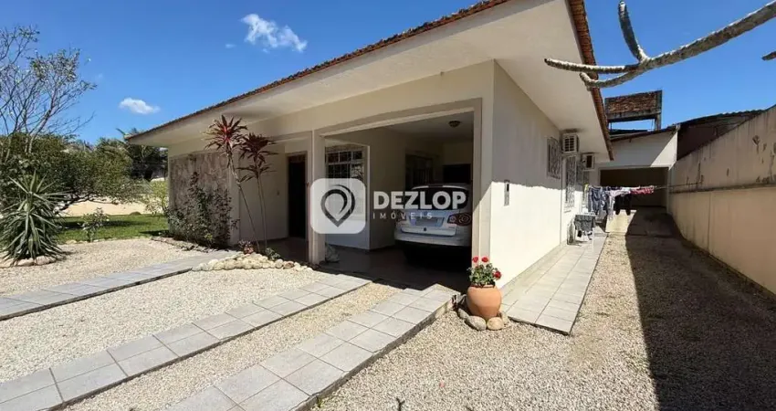 Casa à venda em rio caveiras, biguaçu - sc | terreno grande de esquina