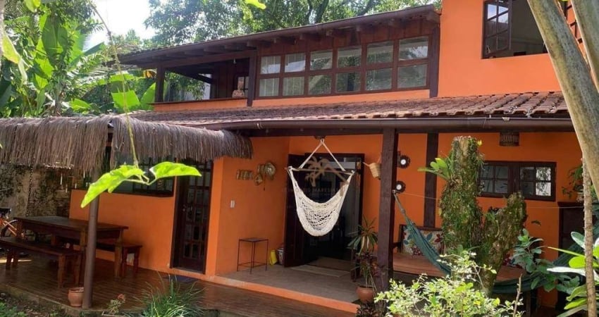 Casa com 3 dormitórios à venda, 120 m² por R$ 890.000,00 - Camburi - São Sebastião/SP